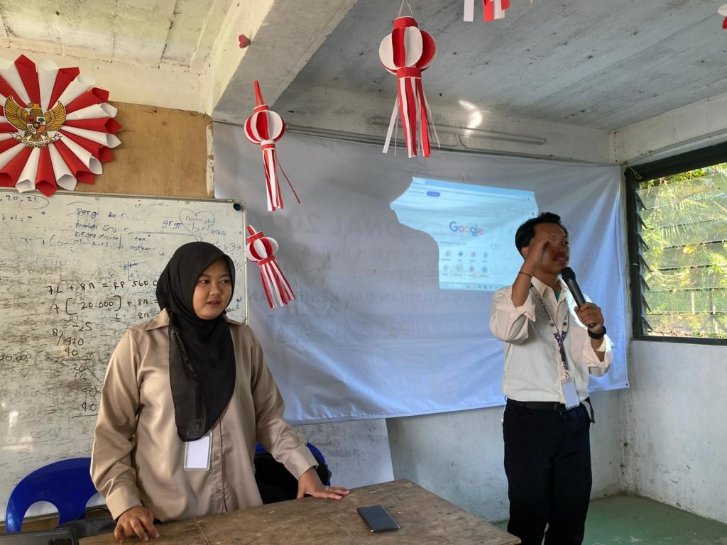 Mahasiswa KKN Internasional Gelar Pelatihan Desain & Video Grafis di SMP CLC Ladang 26 Kimanis Malaysia