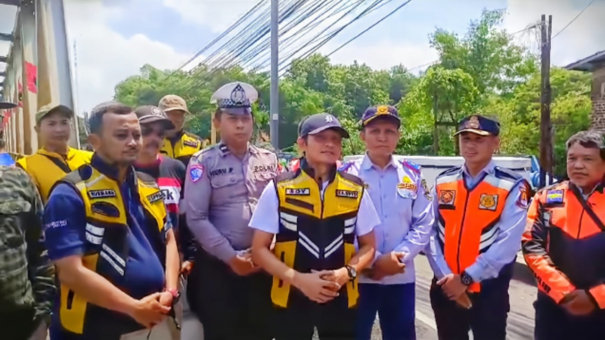 Pilar Jembatan Cipager Sumber Kabupaten Cirebon Rusak, Akses Roda Dua Tutup Sementara