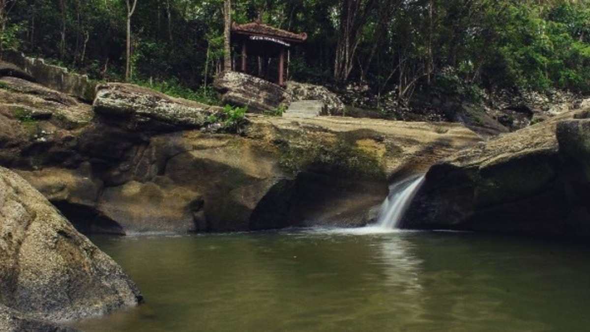 Wisata Gratis Nih di Gunung Kidul, Kunjungi Destinasi Wisata Air Terjun Luweng Sampang Ada Tamannya Juga Loh!