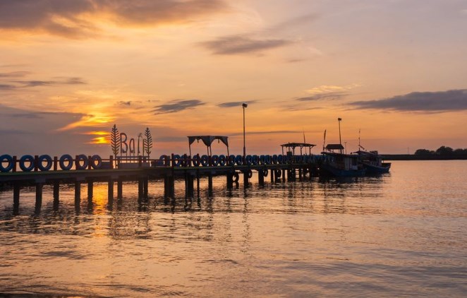 4 Tempat Wisata Pantai Indramayu yang Cocok untuk Santai