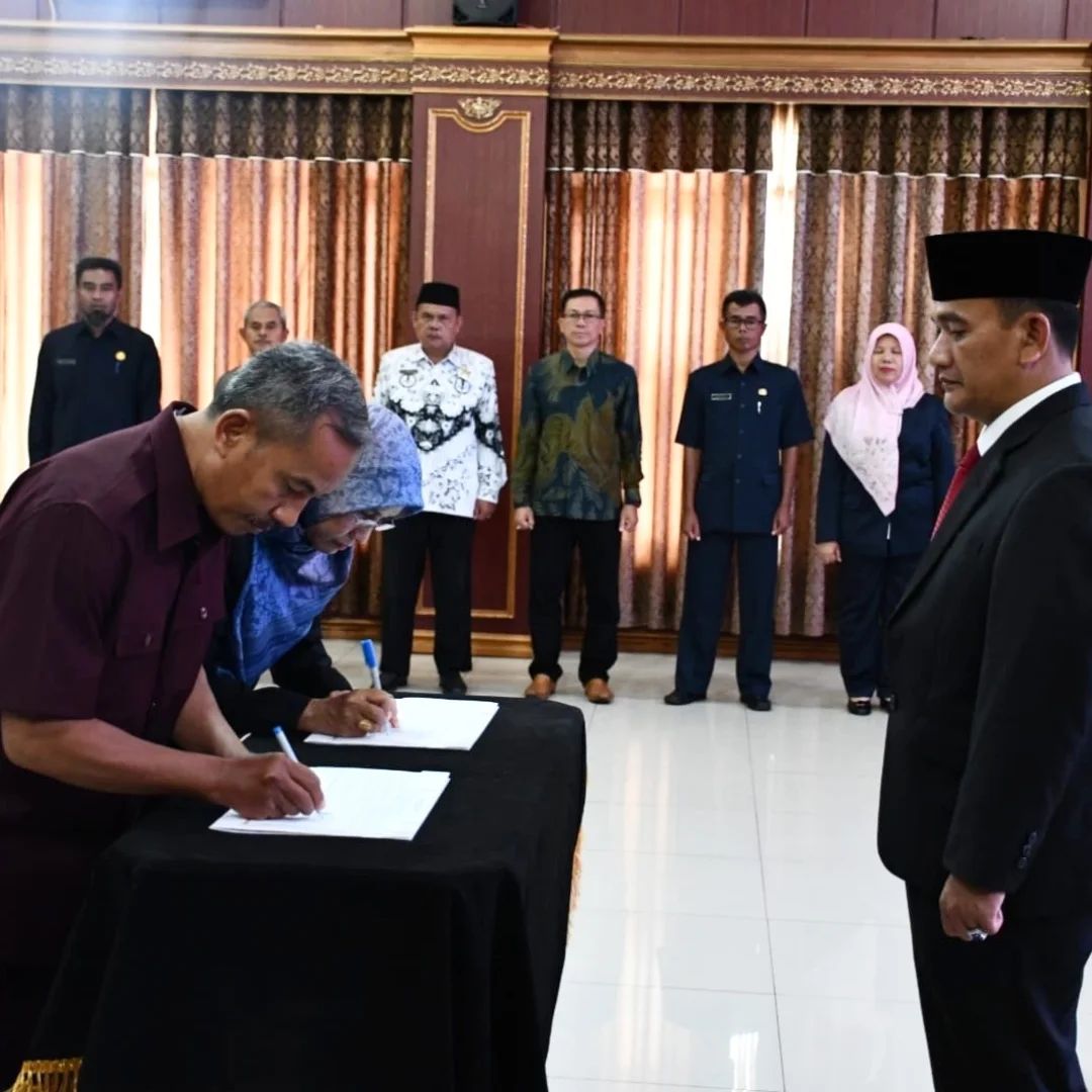 PJ Bupati Majalengka Lantik 46 Kepsek Baru untuk Isi Kekosongan Jabatan