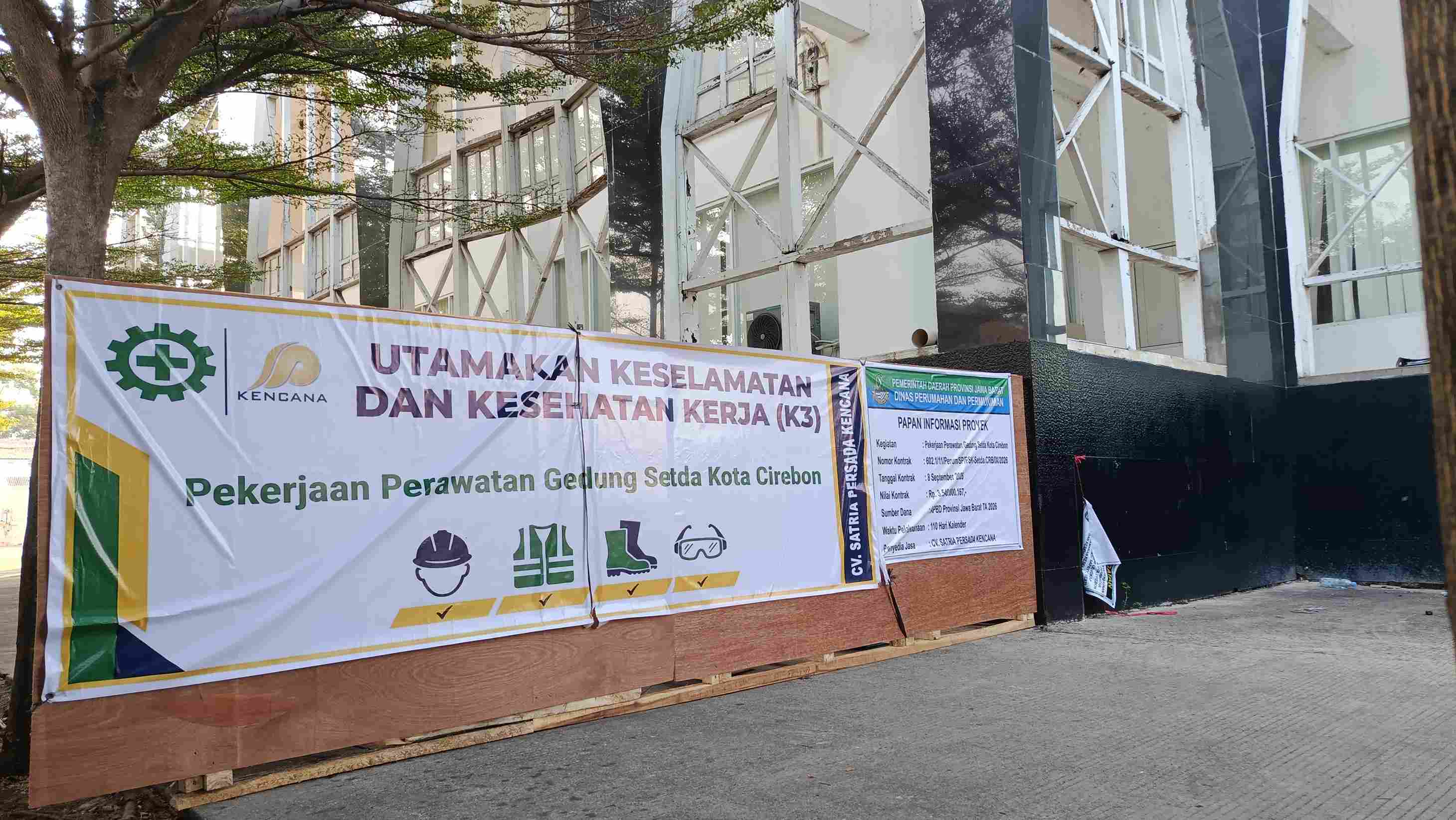 Perbaikan Dimulai, Area Gedung Setda Sudah Disterilkan