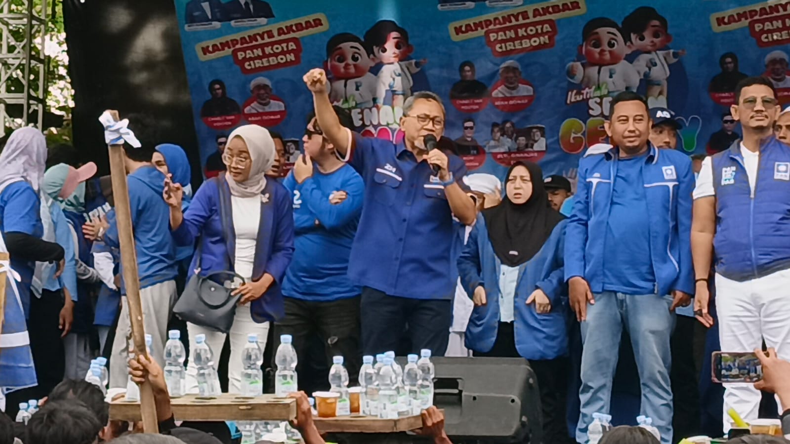 Sebelum ke GBK, Zulhas Kampanye di Kota Cirebon