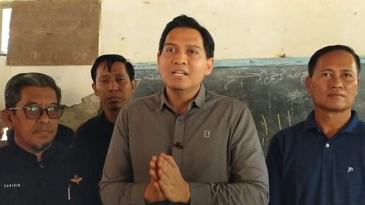 Bupati Lucky Minta Bantuan Mendikdasmen Perbaiki Gedung SD Rusak