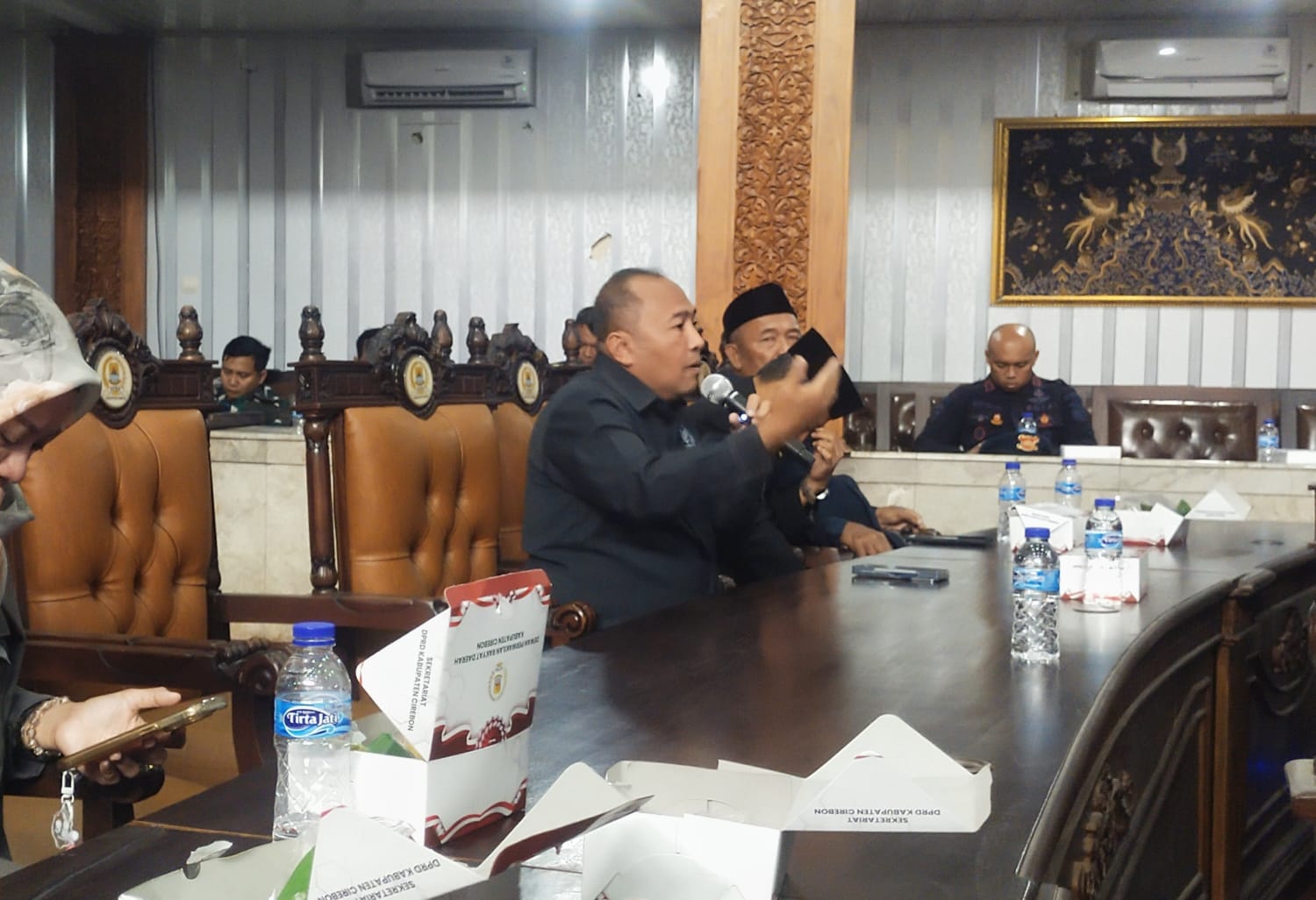 Tak Ada Halal Bihalal, Paripurna DPRD Cirebon Diwarnai Protes Anggota Dewan