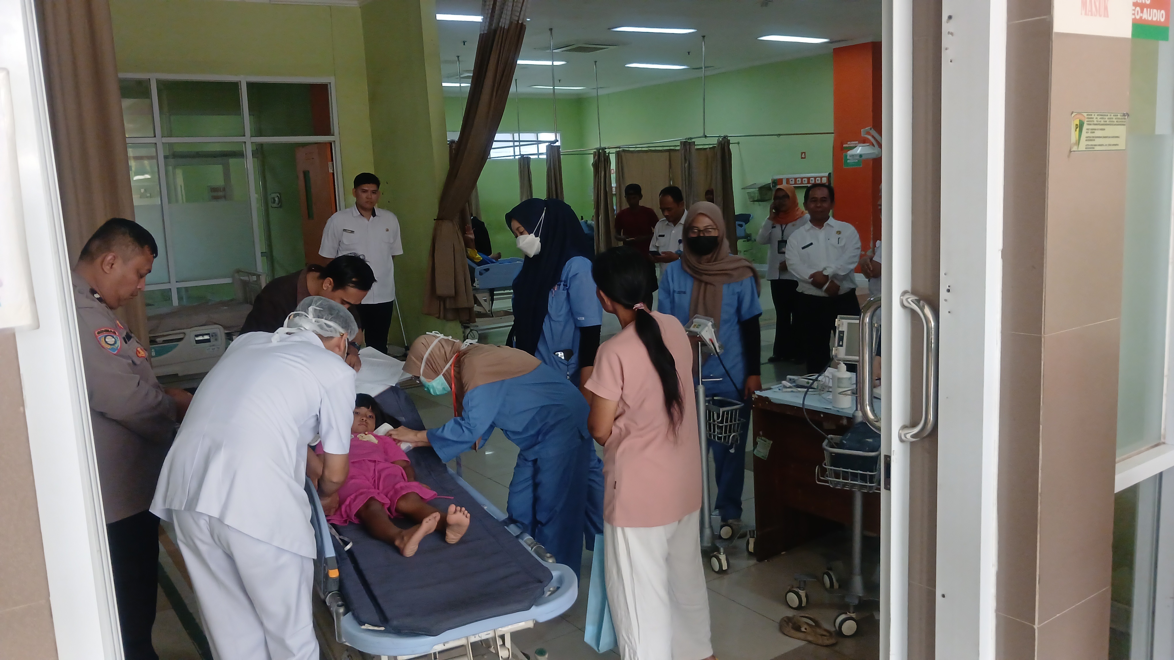 Korban Keracunan Tembus 331 Orang, Disdik Liburkan Sekolah, BGN Stop Operasi SPPG Kalijaga Lima