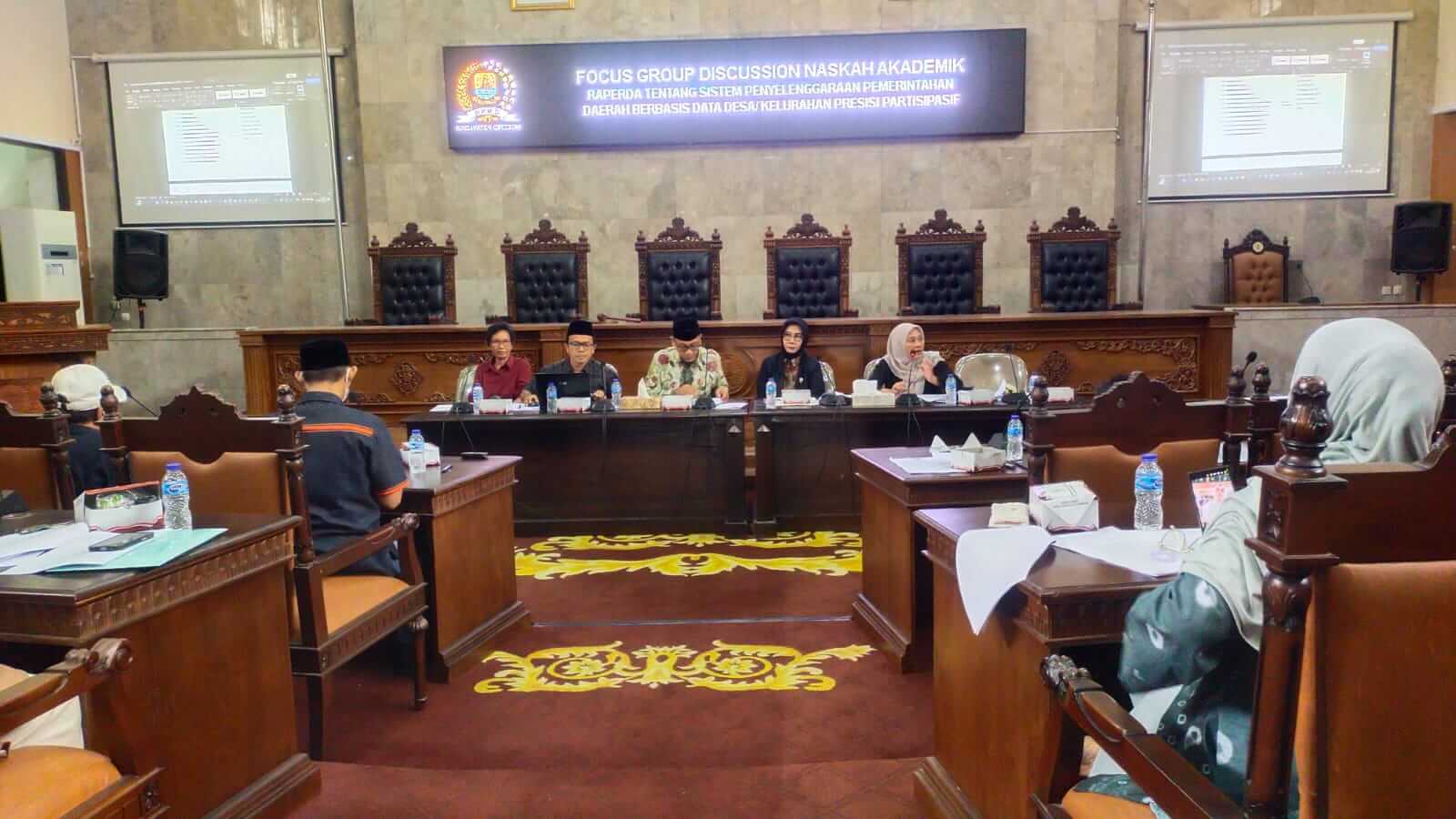 DPRD Kabupaten Cirebon Bahas Raperda Data Desa Presisi Partisipatif
