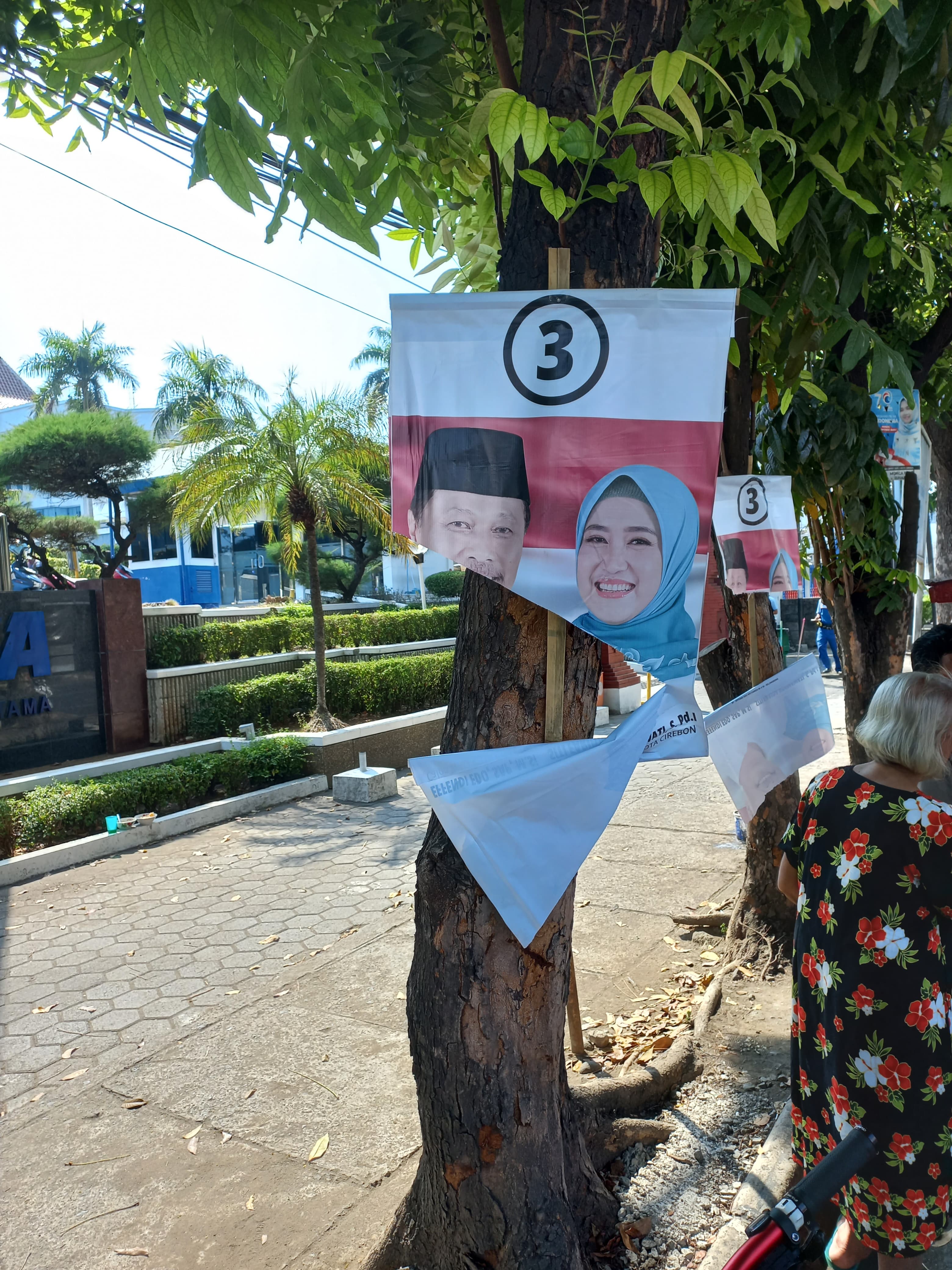 Banyak APK Paslon IDOLA Rusak, Bawaslu Ingatkan Pasal