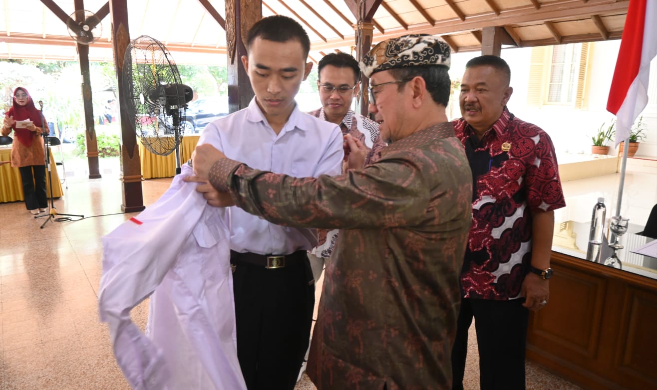 Pemkab Cirebon Fasilitasi Pemberangkatan ke Jepang, Ditambah Subsidi Rp15 Juta untuk Calon Pekerja