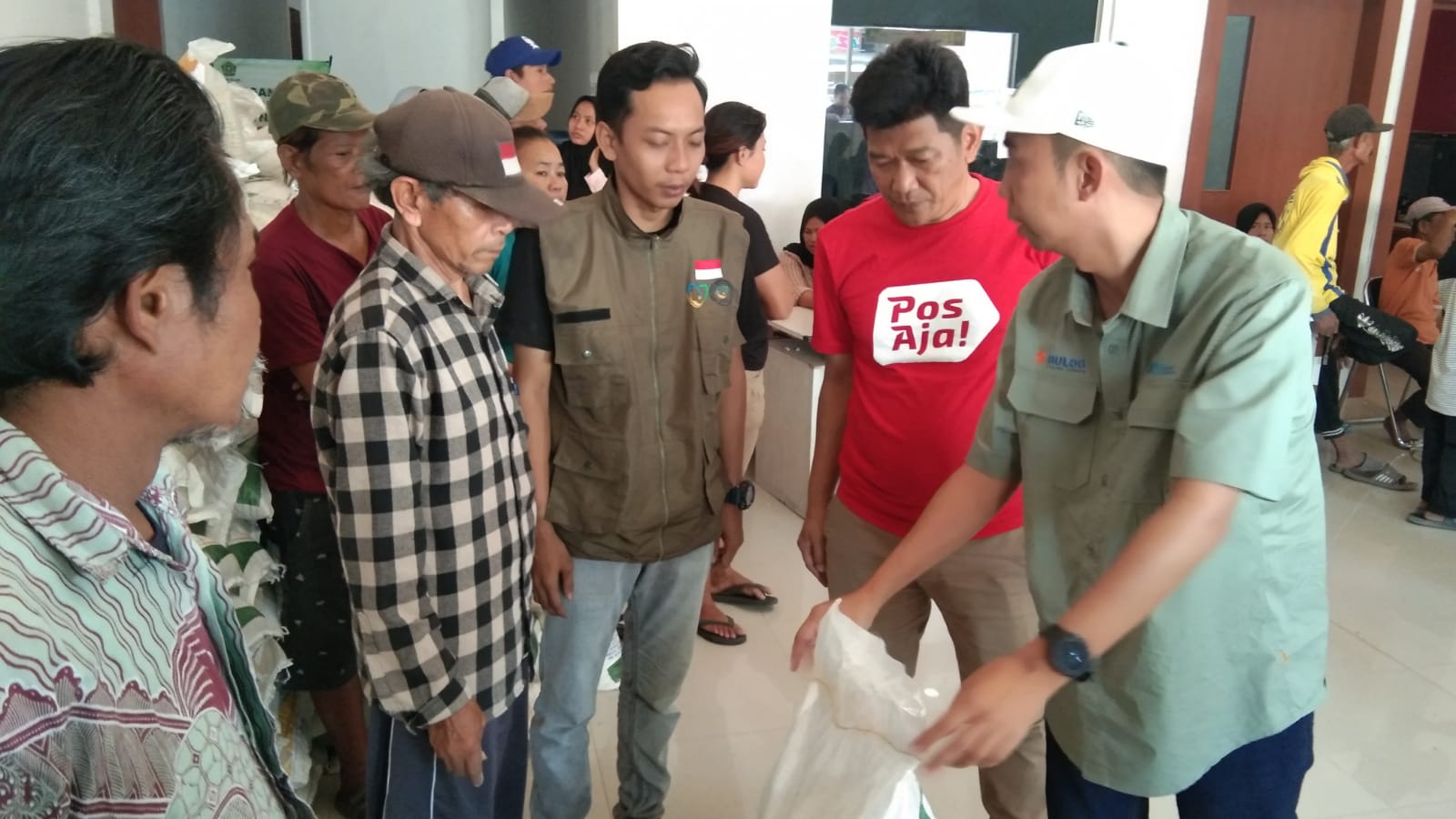   Perum Bulog Cirebon Monitoring Penyaluran Beras di Kecamatan Gebang, Kabupaten Cirebon 