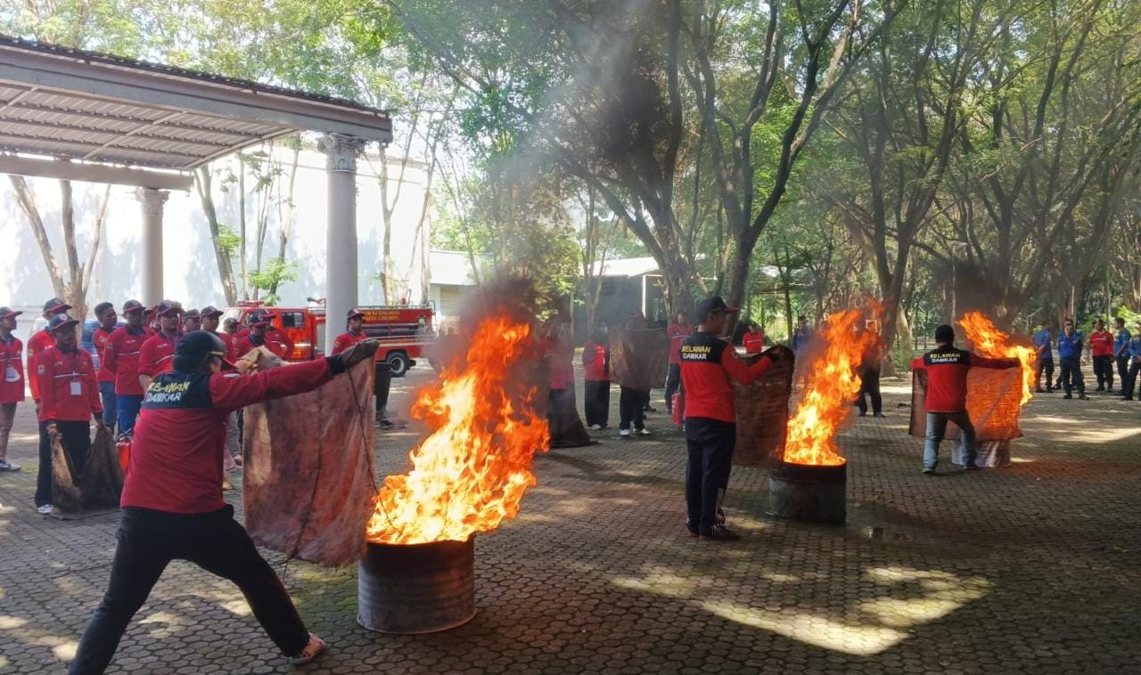 Damkar Bentuk Relawan Antisipasi Bahaya Kebakaran