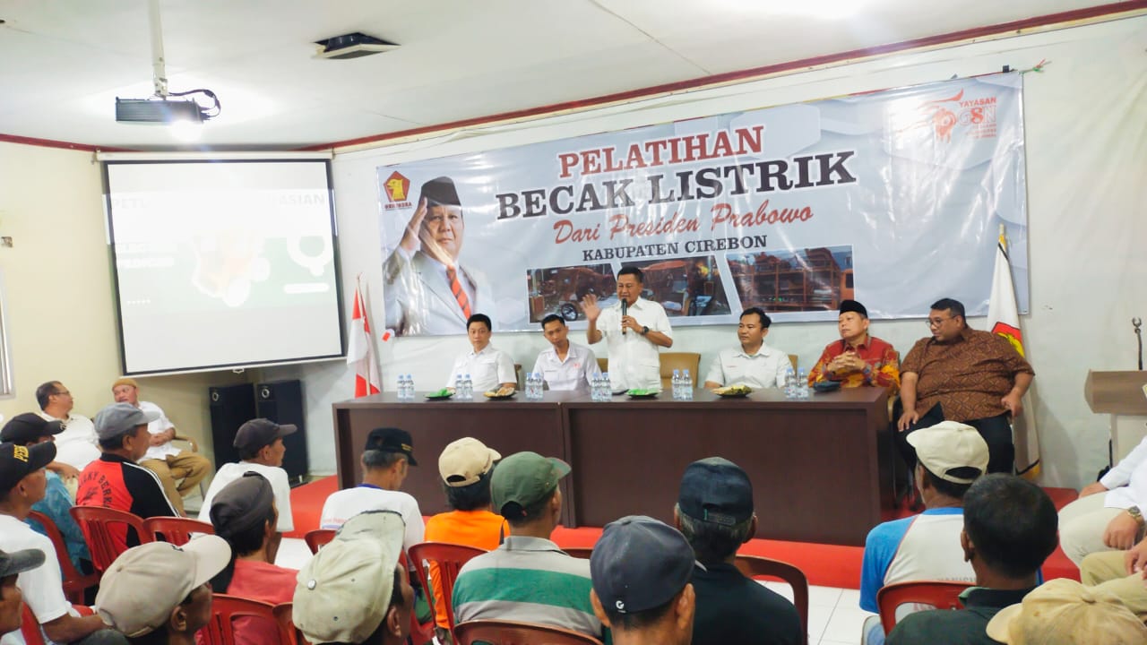 100 Tukang Becak Dilatih Operasikan Becak Listrik Bantuan Presiden Prabowo Subianto