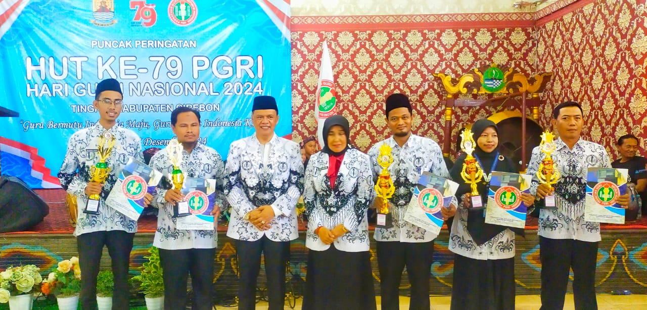 Desak Perlindungan Hukum dan Kesejahteraan Guru di HUT PGRI ke-79