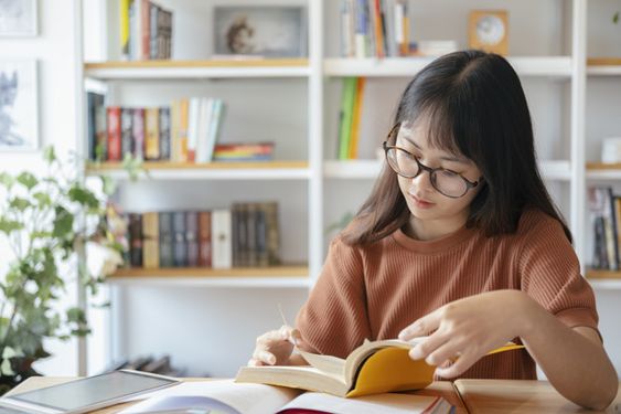 Baca Ini Jika Kamu Ingin Kaya: 10 Buku Inspiratif untuk Mengubah Hidupmu Jadi Lebih Kaya dan Sukses