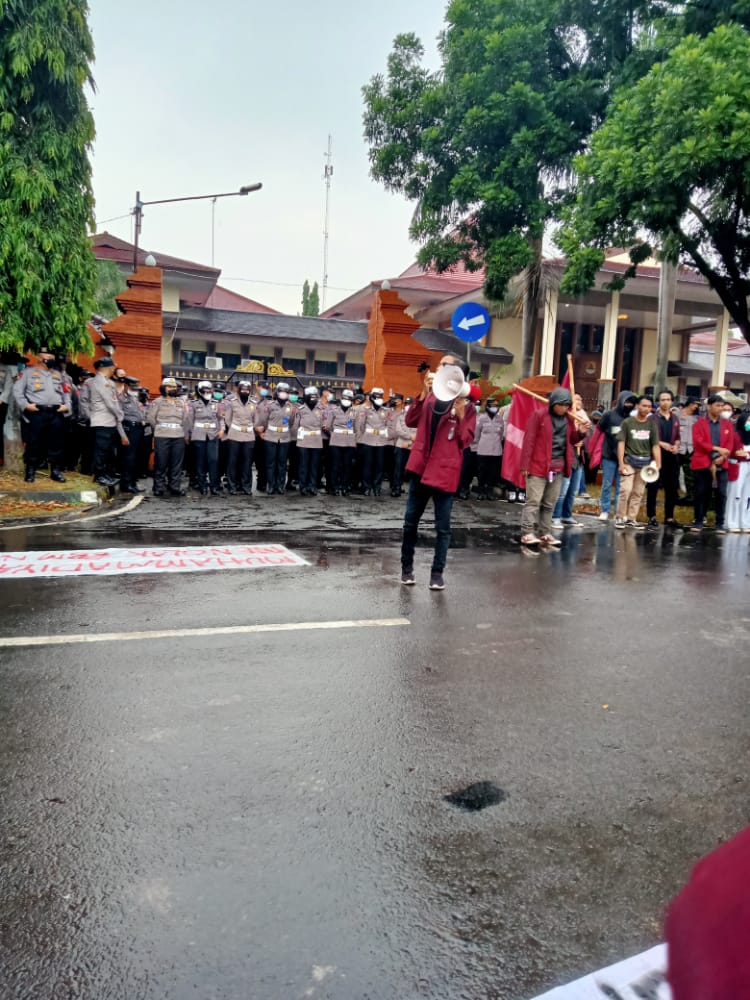Tolak Kenaikan BBM, Mahasiswa Muhammadiyah Cirebon Sambangi DPRD