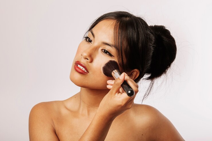 8 Tips Makeup untuk Kulit Berminyak, Ampuh Bikin Makeup Tahan Lama dan Tetap Fresh