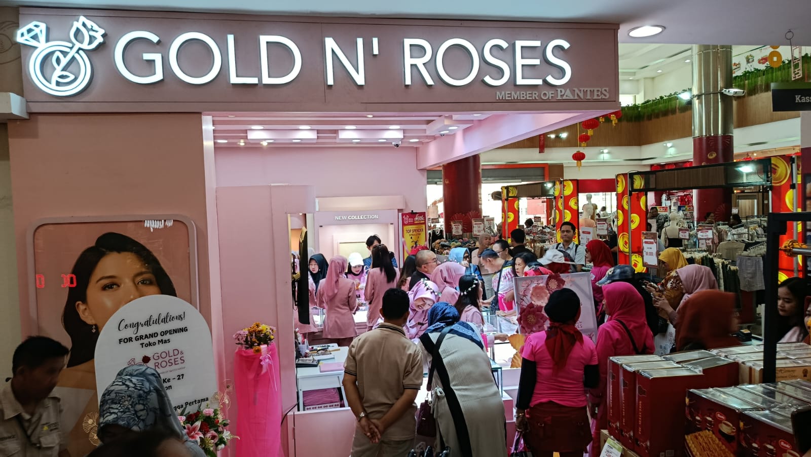 Gold n Roses, Member of Pantes Group Hadir di Yogya Junction