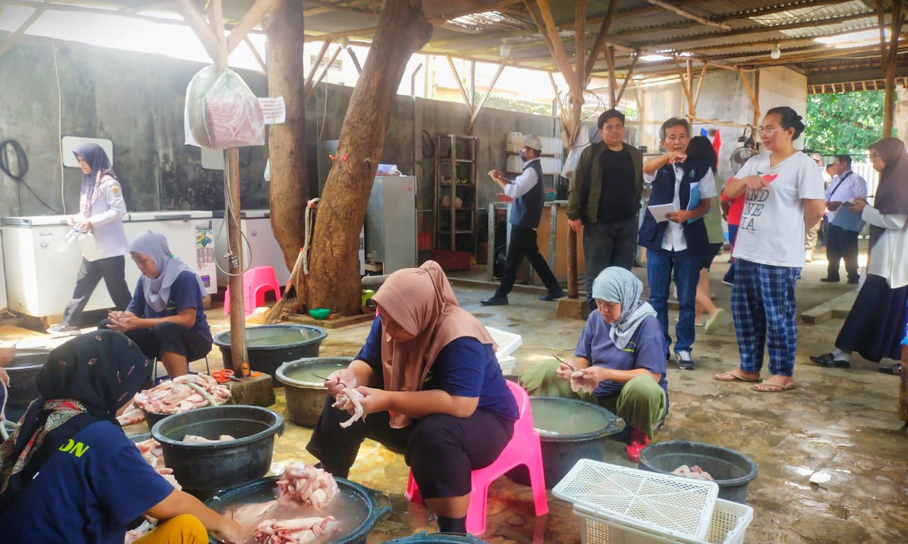 DLH Pastikan Rumah Industri Bebek di Kedungjaya Tak Kantongi Izin, Satpol PP Minta Tutup Sementara