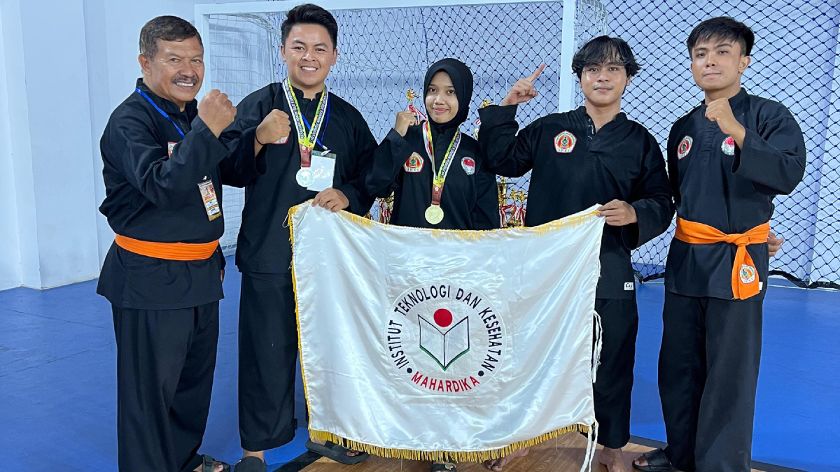 7 Mahasiswa Institut Mahardika Cirebon Raih Medali di Kejuaraan Pencak Silat Majalengka