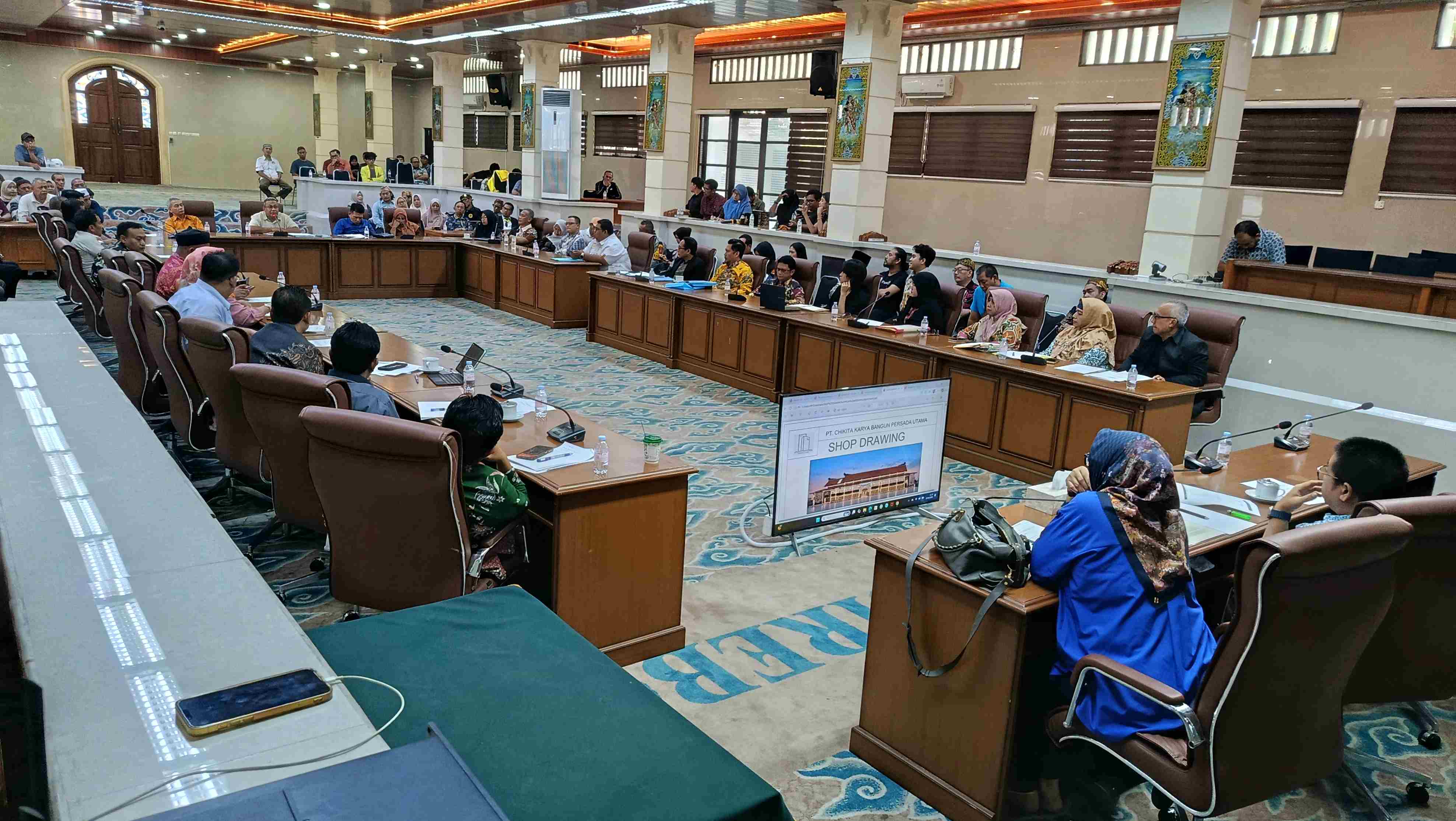 Pedagang Pasar Kanoman Mengeluh Pembangunan Pasar Darurat