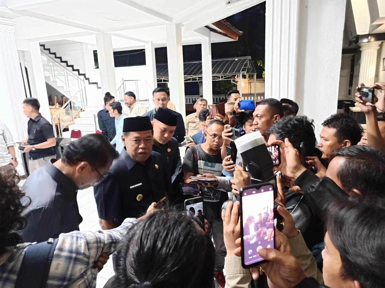 Tanggapi Walk Out Fraksi PDIP, Ini Kata Bupati Majalengka  ‎