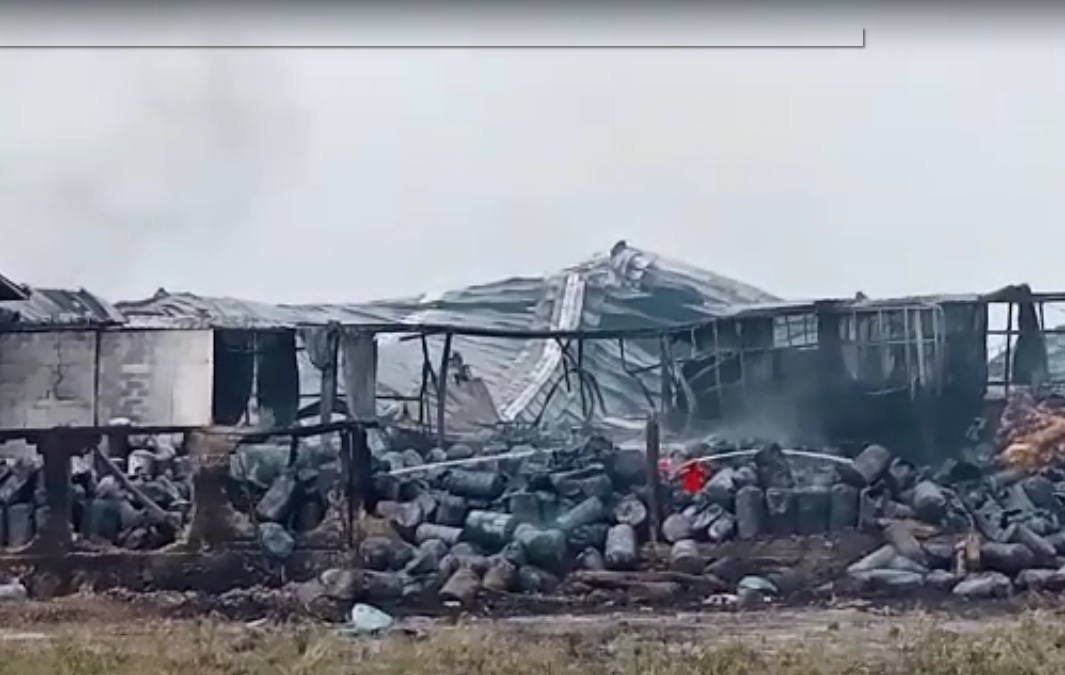Syukurlah, Kebakaran Pabrik Busa Sudah Padam, Setelah Itu Turun Hujan Deras
