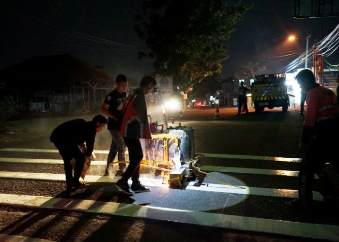 Crowded dan Rawan Kecelakaan, Marka Kejut di Jalan Perjuangan Ditambah