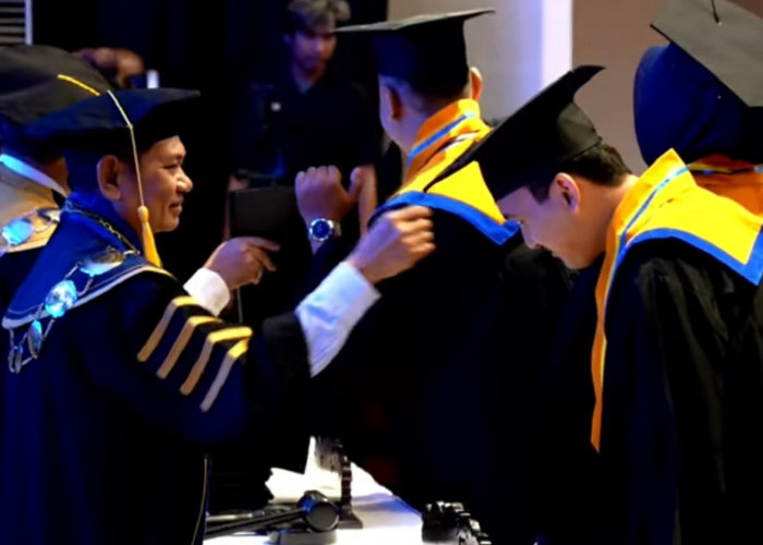 UGJ Wisuda 704 Sarjana dan Magister, Siap Cetak Lulusan Berdaya Saing Global