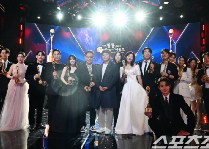 Drama Korea Moving Sukses Nyabet Penghargaan Blue Dragon Series Award yang ke-3