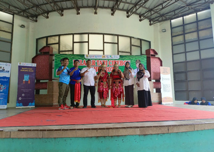 300 Siswa SMP ke Kabupaten Cirebon Belajar Tari Wayang Indrajit