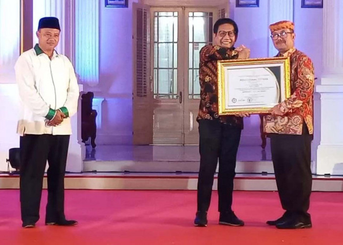 Kabupaten Cirebon Raih Penghargaan Desa Mandiri 