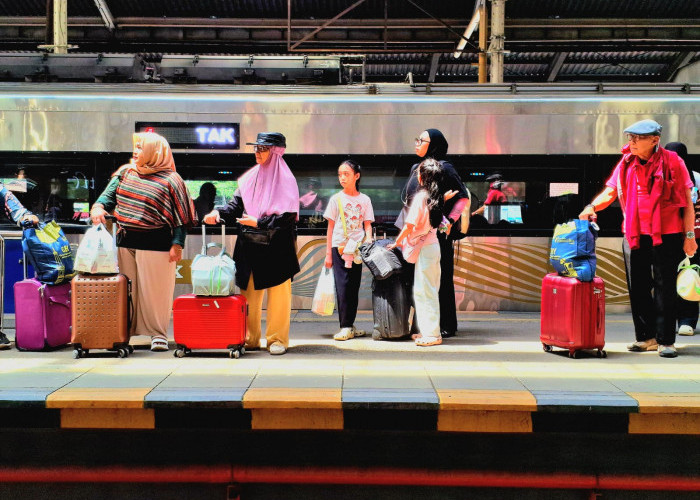 Arus Penumpang Nataru di Daop 3 Cirebon Tinggi Capai 9.084 Pelanggan