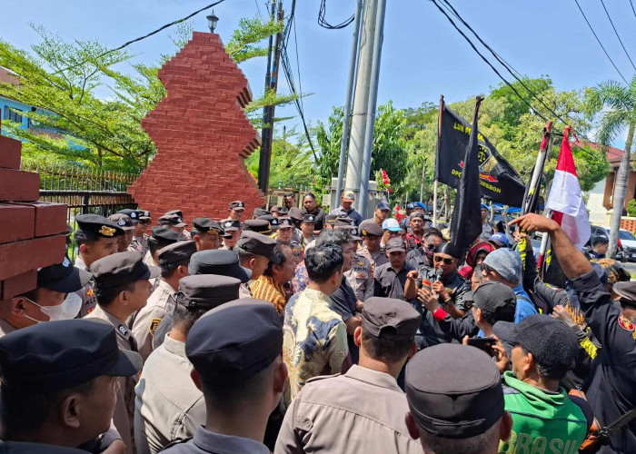 Putusan MA Tak Dieksekusi, Warga Geruduk Kantor ATR/BPN Kabupaten Cirebon