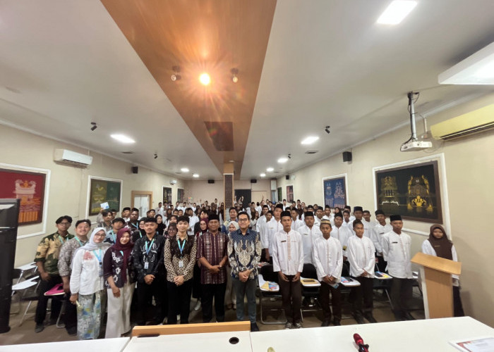 Atasi Kenakalan Remaja, KKN-T  Desa Bakung Kidul Gelar Penyuluhan Hukum