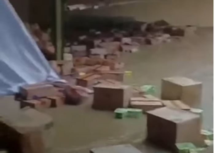 Gudang Logistik Surya Toserba Sumber Jebol Diterjang Luapan Sungai Cipager