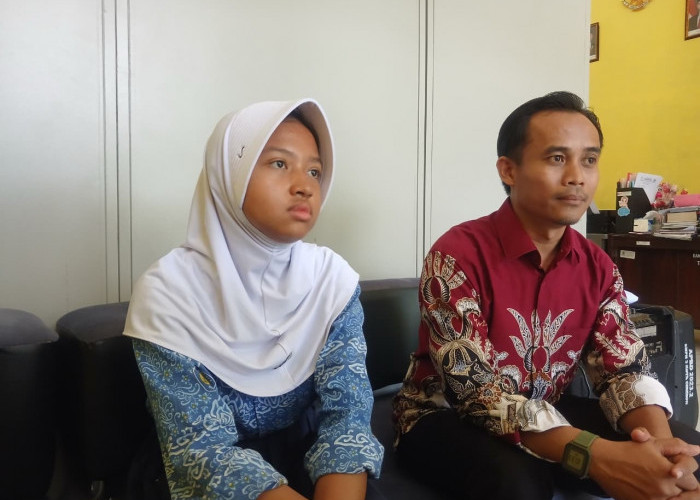 Murid SMPN 3 Kota Cirebon Buktikan Generasi Muda Bisa Kuasai Pupuh Sunda 