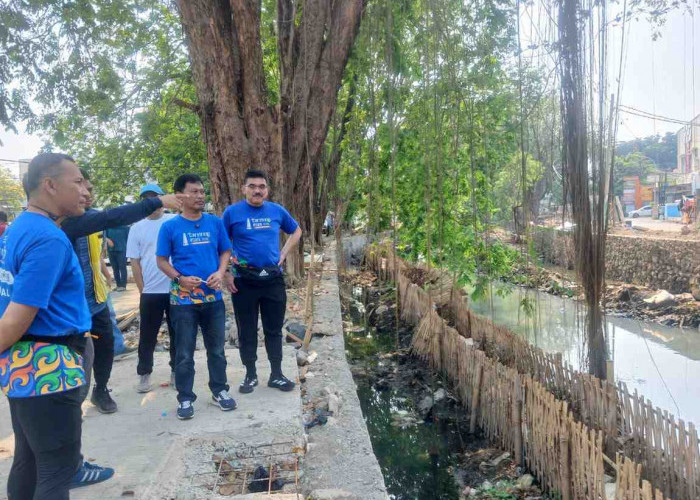 Progres Penataan Sungai Sukalila Sentuh 30 Persen, Walikota Cirebon Effendi Edo Turun Langsung ke Lokasi
