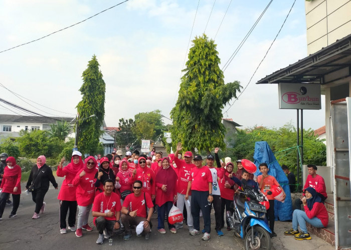 Perkuat Keguyuban, RT 03 Cimanuk Gelar Jalan Santai