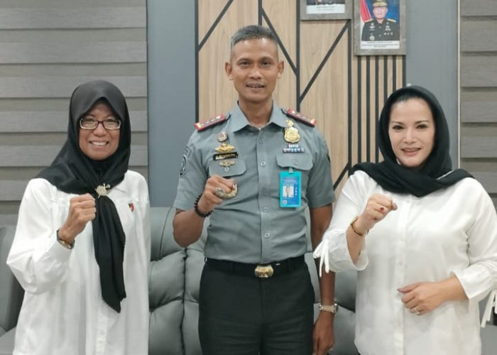 Mantan Kepala Imigrasi Cirebon Pungki Handoyo Bantu Anak Korban Kekerasan