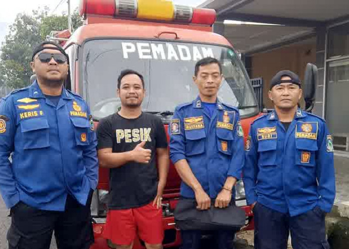 Damkar Respon Cepat Tugas Non Kebakaran, Evakuasi Ular dan Mobil Terkunci 