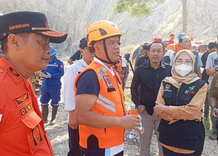 Tegaskan Longsor Gunung Kuda Bukan Bencana Alam, Tapi Kecelakaan Kerja 