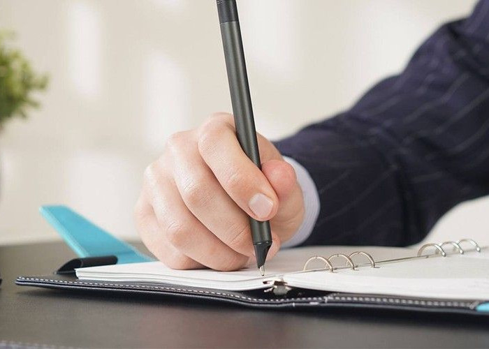 Smart Pen Berbasis AI 2025: Inovasi Canggih yang Bisa Deteksi Kesalahan Grammar Secara Real-time 