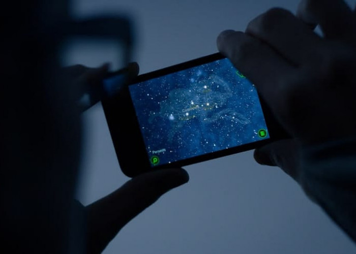 Aplikasi Pengamat Bintang Terbaik di HP untuk Pemula (Stargazing Apps)