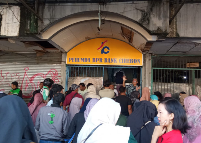 Ratusan Nasabah Datangi BPR Bank Cirebon, Tuntut Kejelasan Pencairan Dana
