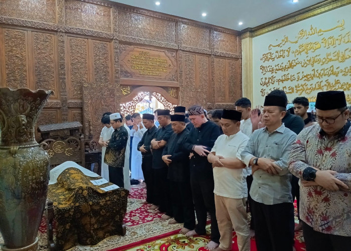 Abah Dadang Mengeluh Sakit Sejak Setahun Lalu,  Kasad Dudung Langsung ke Lokasi Pemakaman