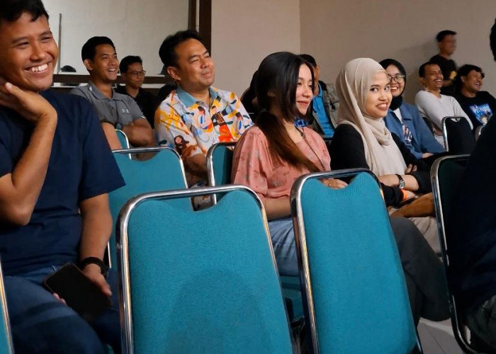 Persiapan Debat Ketiga, Suhendrik Pilih Santai Nonton Stand Up Comedy