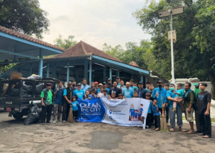 Komunitas Clean The City Cirebon Gelar Aksi Kebersihan di Awal Tahun 2025