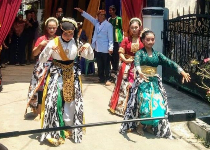 Pemdes Warujaya Cirebon Beri Apresiasi Dukung Kegiatan Seni Budaya, Perlu Kolaborasi Pentahelix