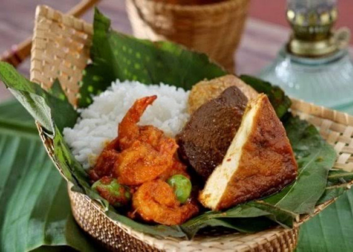 Menyelami Keunikan Nasi Khas Cirebon, Rasa Nikmat Harga Merakyat