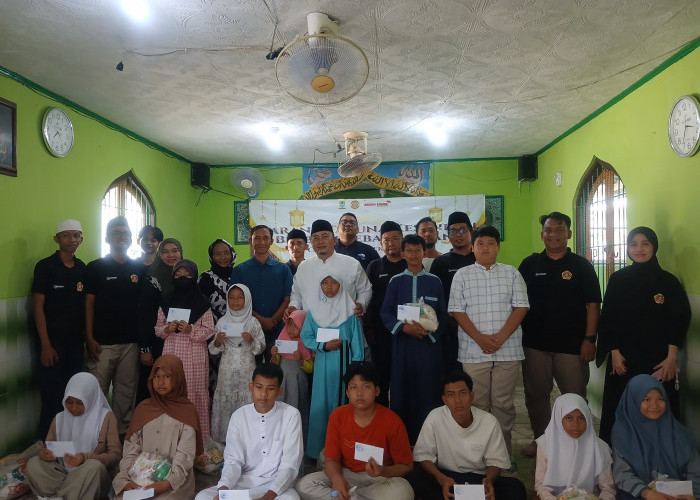 20 Anak Yatim dan Tidak Mampu Terima Bantuan Sedekah Subuh dari Karang Taruna Kesenden